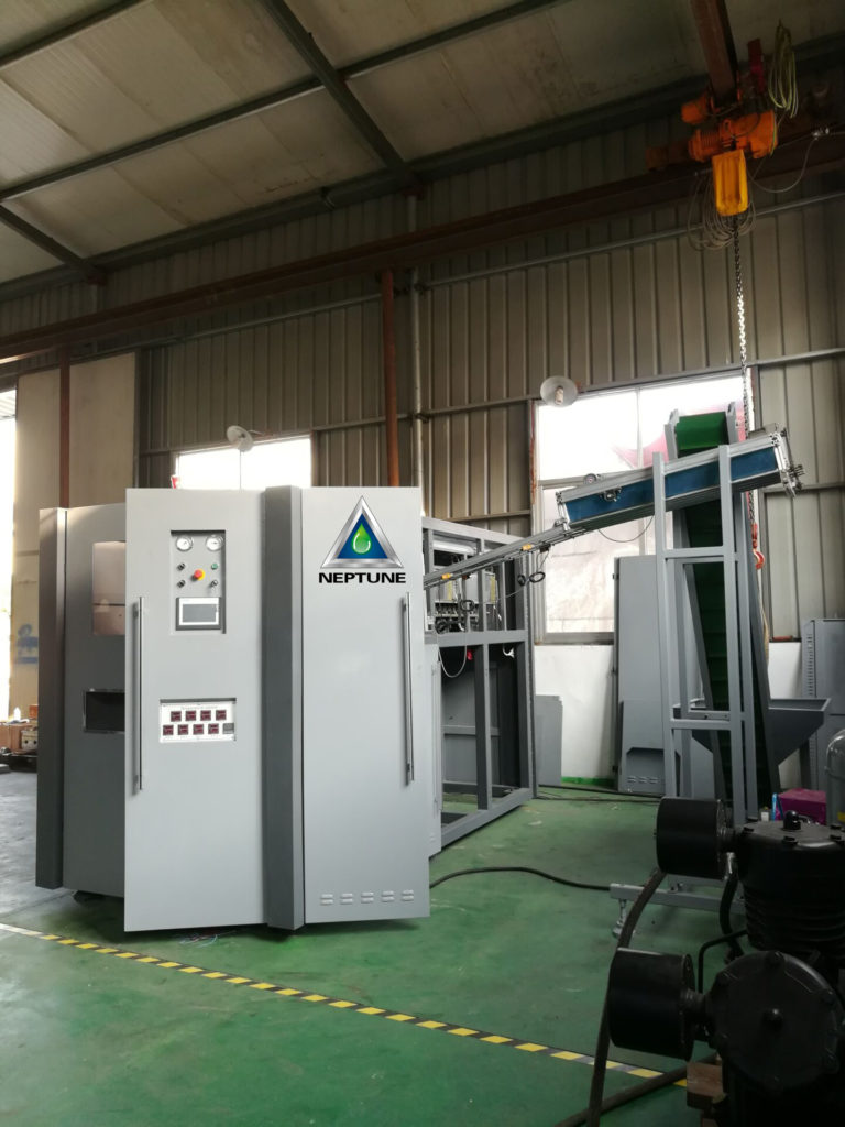 4000BPH Automatic Blow Molding Machine 5 2000bph auto bottle blow molding machine 2
