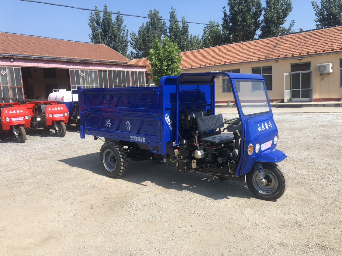 Diesel Tricycle With sunshade 32 horse-power 4Ton 1 diesel tricycle 32p