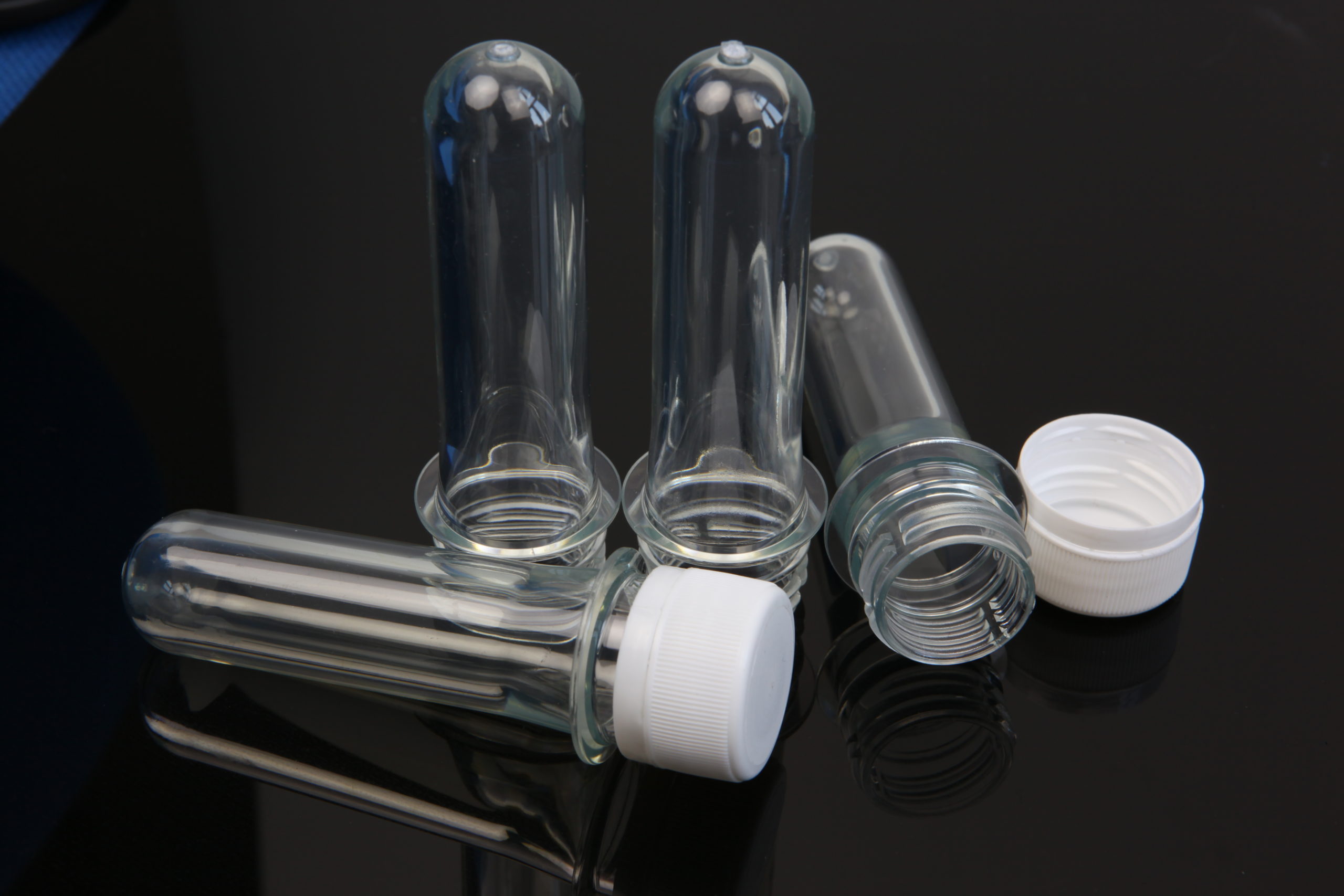 4 Cavity PET Bottle Blowing Machine 2000BPH 10 materials of making plastic bottle